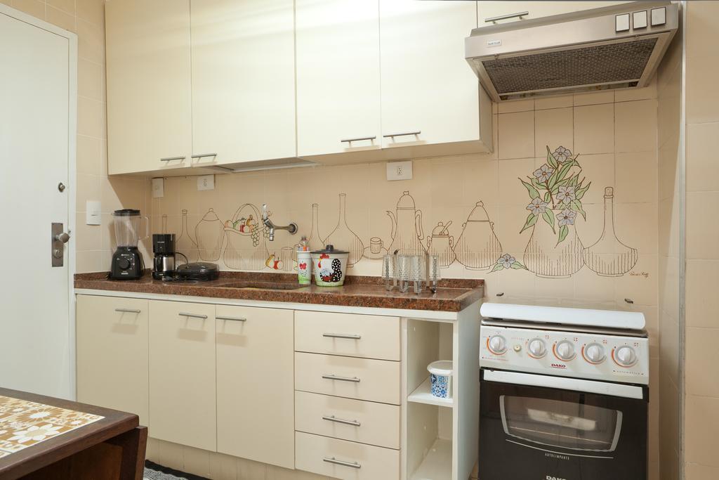 Apartamento Completo Na Praia De Copacabana 02 Quartos Com Vista Lateral Mar Em Andar Alto, Ar, Wifi , Netflix, Pauloangerami Rmvc18 Rio de Janeiro Exterior photo